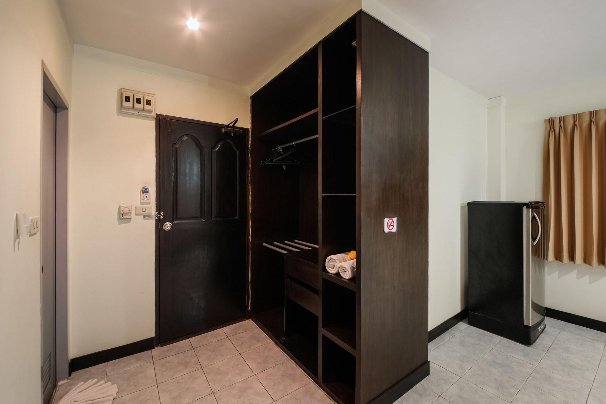 Oyo 244 Roar Inn Patong Εξωτερικό φωτογραφία