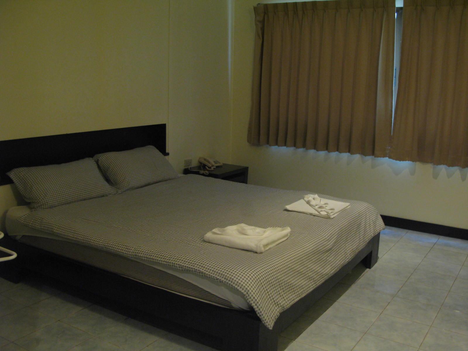 Oyo 244 Roar Inn Patong Εξωτερικό φωτογραφία