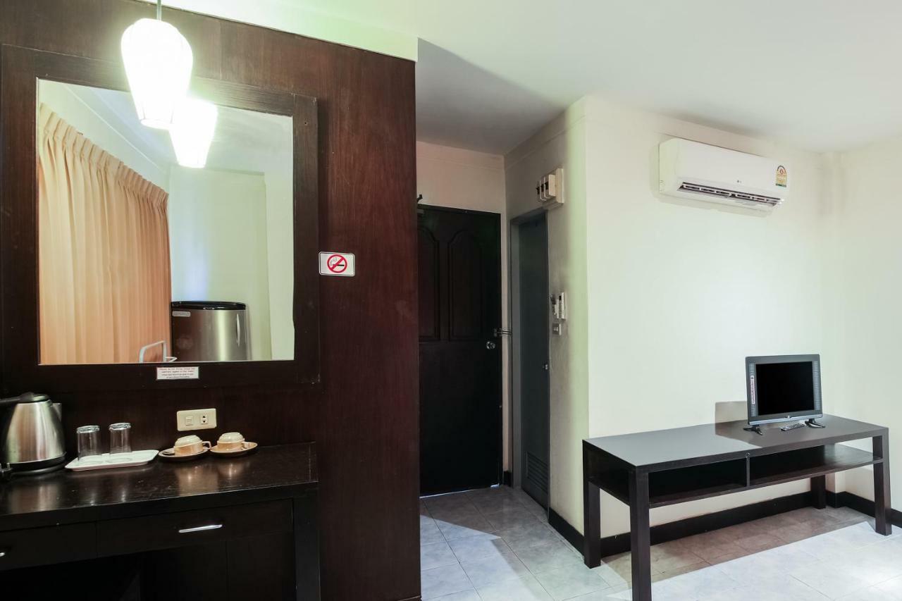 Oyo 244 Roar Inn Patong Εξωτερικό φωτογραφία